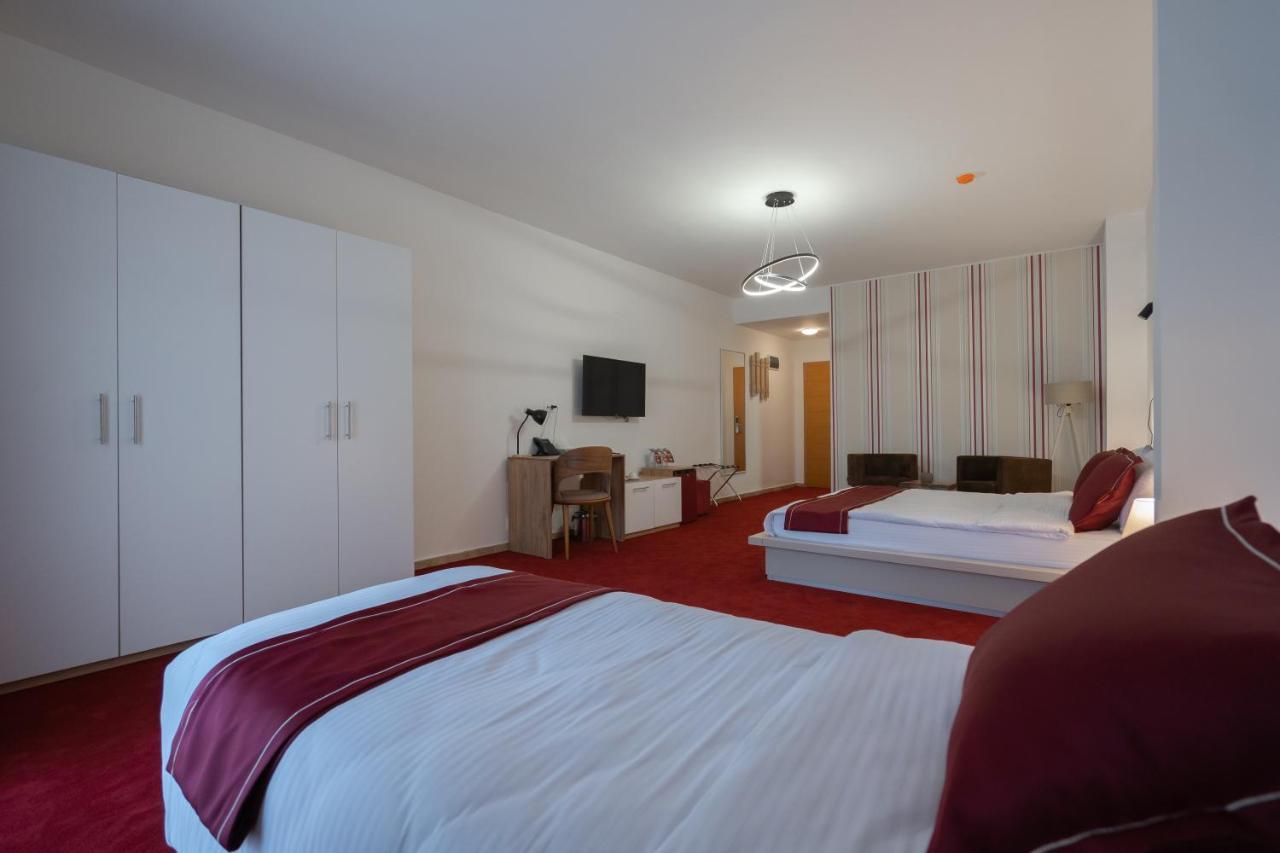 Austrian Palace Hotel Szkopje Kültér fotó