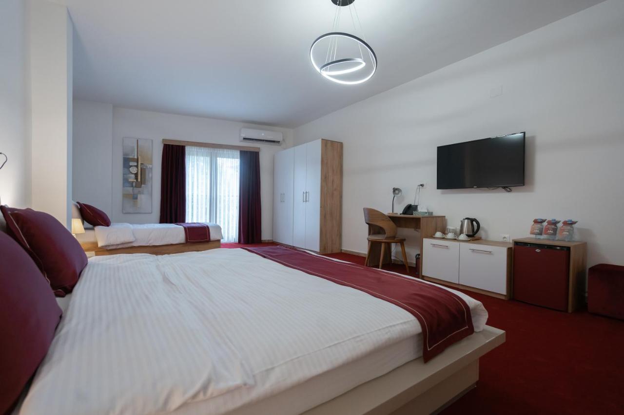 Austrian Palace Hotel Szkopje Kültér fotó
